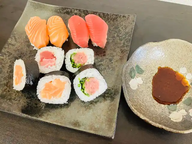 まぐろ三種とサーモン寿司